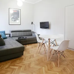 Concierge Flat6 Hoza Aparthotel