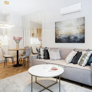 Hotel apartamentowy Mennica Deluxe Centre By Renters Prestige, Warszawa