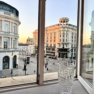 Mondrian Luxury & Old Town Aparthotel