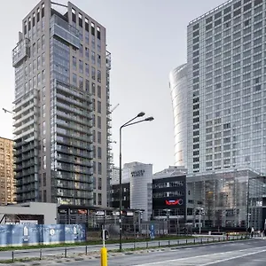 Hotel apartamentowy Green Wood Platinum Towers, Warszawa
