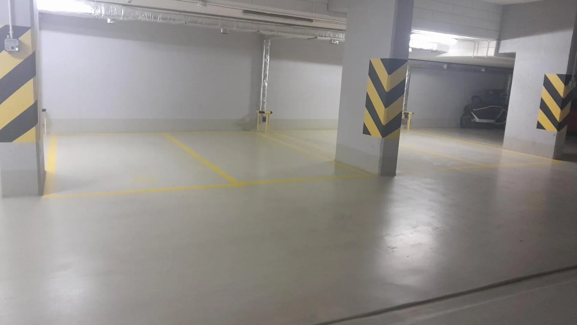 Parking Pawia 51 Aparthotel Warsaw